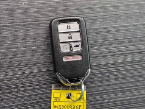 Used 2021 Honda Pilot Touring image 32