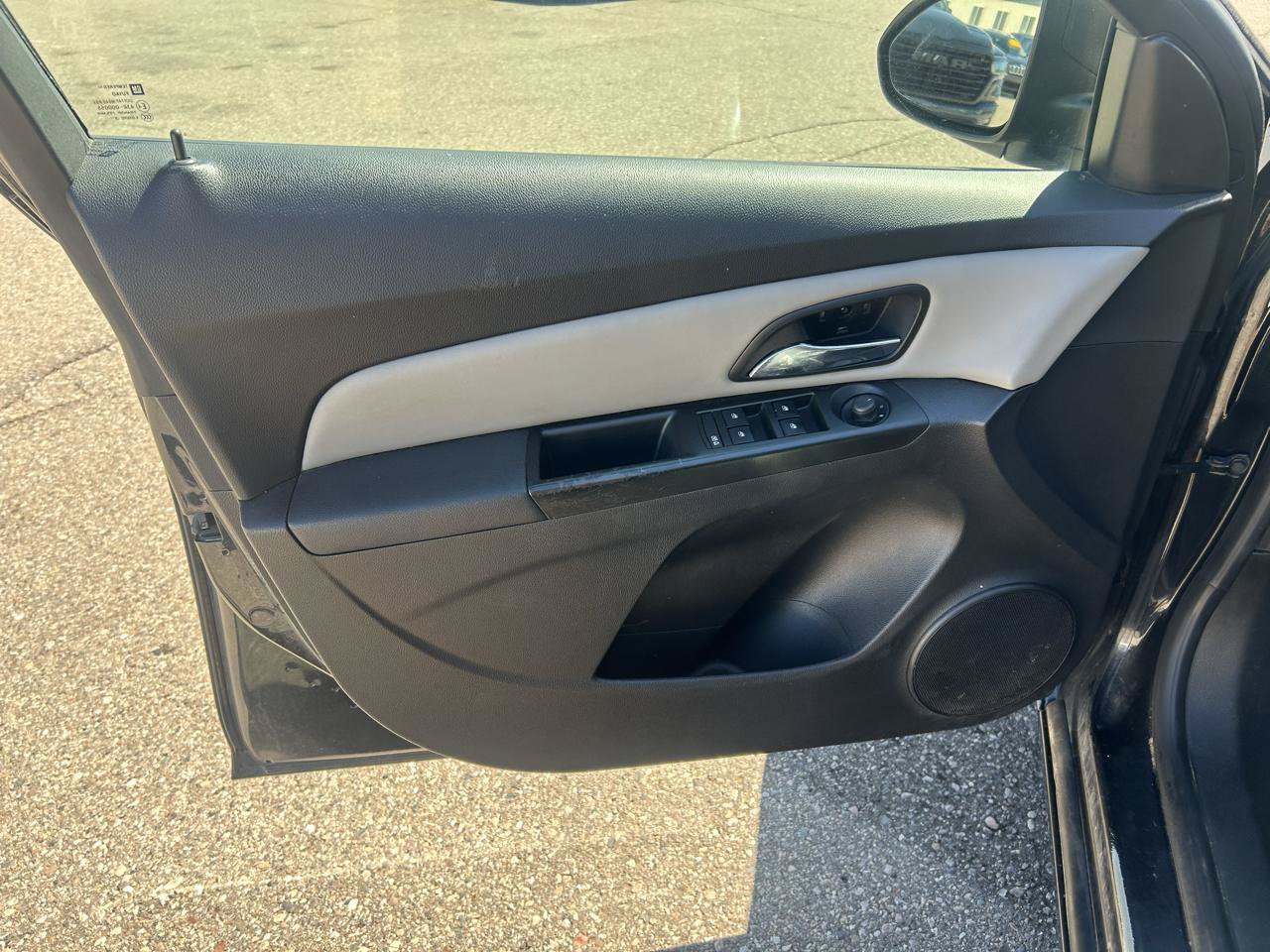 Used 2014 Chevrolet Cruze LS FWD image 14