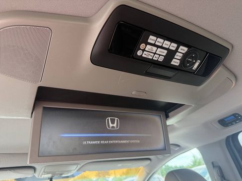 Used 2011 Honda Odyssey Touring image 29