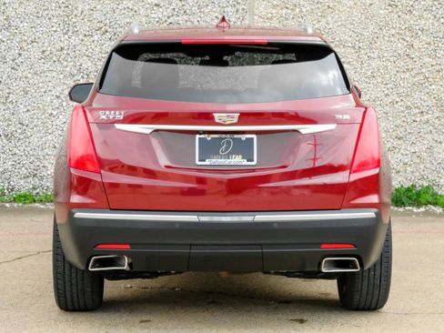 Used 2017 Cadillac XT5 Premium Luxury FWD image 9