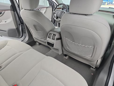 Used 2013 Buick LaCrosse FWD image 11