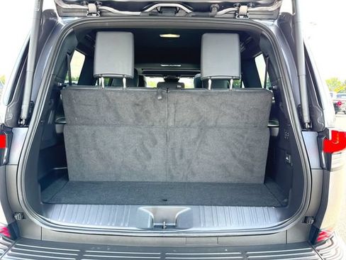 Used 2025 Lexus GX 550 w/ Accessory Package (2T) AWD/4WD image 27