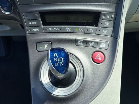 Used 2013 Toyota Prius Three w/ Solar Roof Pkg FWD image 22