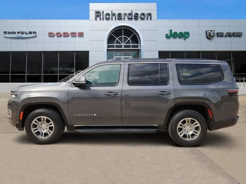Used 2022 Jeep Wagoneer Series I AWD/4WD image 3
