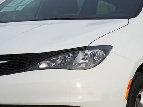 New 2026 Chrysler Voyager LX FWD image 4