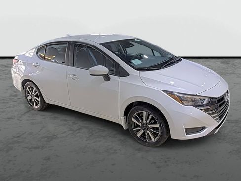 Used 2025 Nissan Versa SV w/ Trunk Package FWD image 5