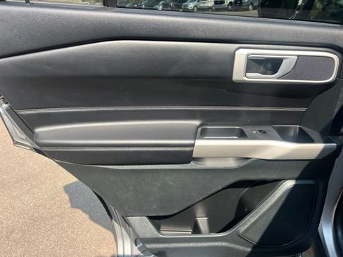 Used 2023 Ford Explorer XLT w/ Equipment Group 202A AWD/4WD image 17