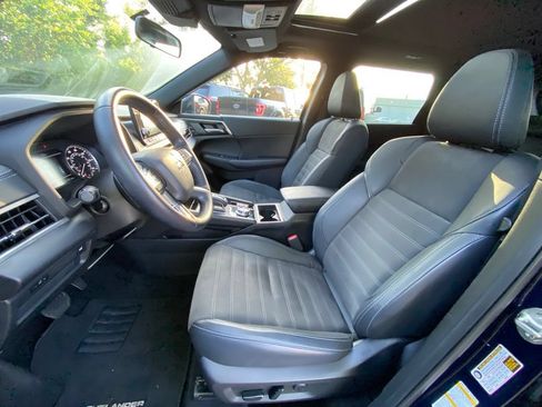 Used 2022 Mitsubishi Outlander SE AWD/4WD image 26