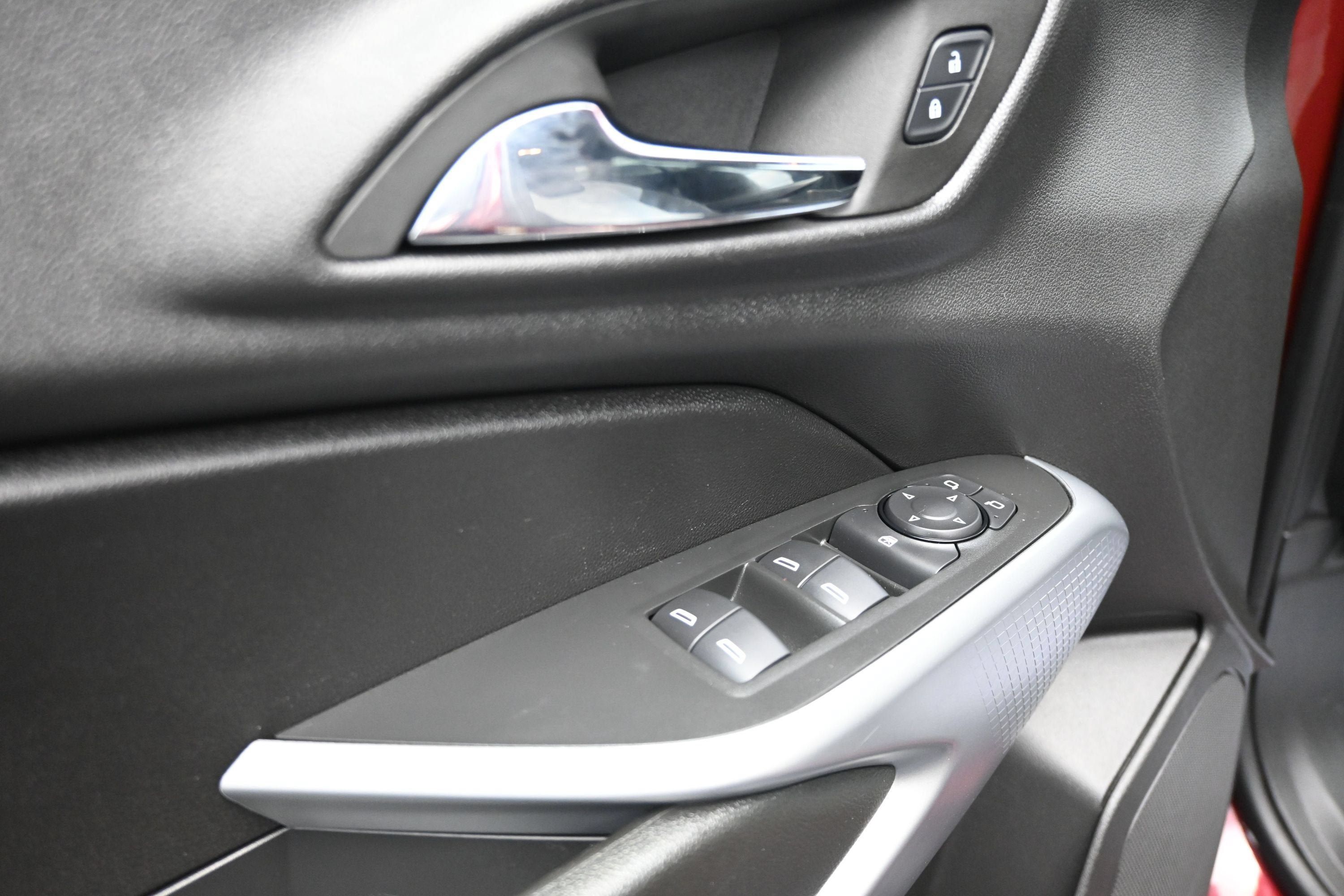 Certified 2024 Chevrolet Trax LS FWD image 25