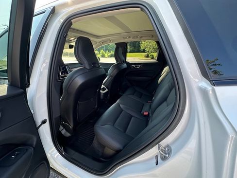 Used 2023 Volvo XC60 B5 Plus w/ Climate Package FWD image 18