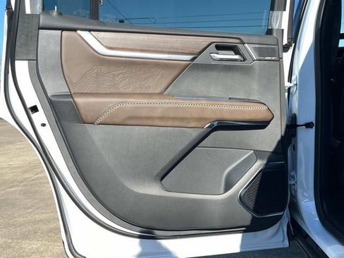 New 2026 GMC Acadia Denali Ultimate AWD/4WD image 24