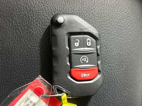 Used 2023 Jeep Wrangler Unlimited Sahara w/ Cold Weather Group AWD/4WD image 42