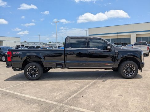 Used 2025 Ford F350 Platinum w/ FX4 Off-Road Package AWD/4WD image 2