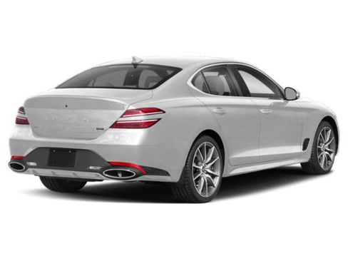 Used 2022 Genesis G70 3.3T image 2