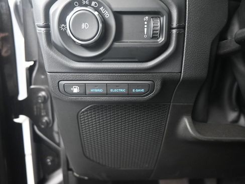 Used 2025 Jeep Wrangler Unlimited Rubicon 4xe w/ Convenience Group image 15