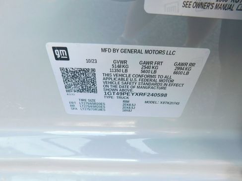 Used 2024 GMC Sierra 2500 AT4 w/ AT4 Premium Plus Package AWD/4WD image 9