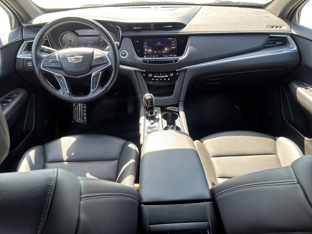 Certified 2024 Cadillac XT5 Luxury FWD image 12