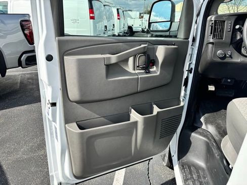 New 2026 GMC Savana 2500 Extended w/ Driver Convenience Package image 7