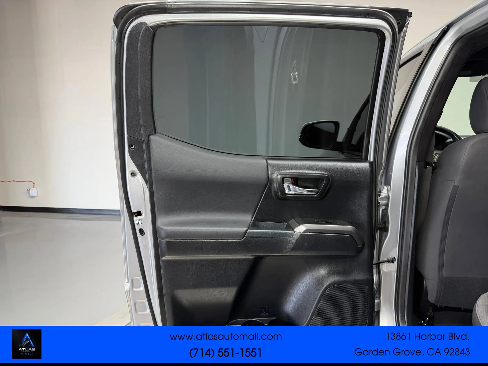 Used 2016 Toyota Tacoma TRD Off-Road w/ Premium & Technology Package RWD image 12