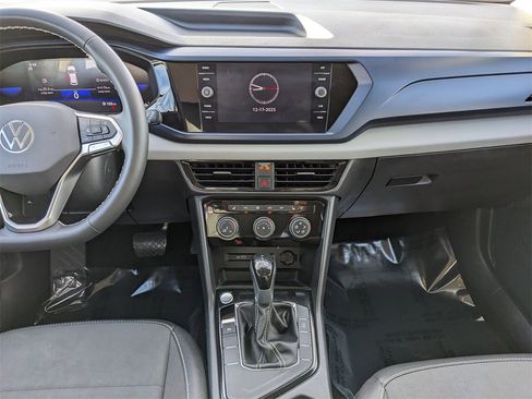 Certified 2023 Volkswagen Taos SE image 16