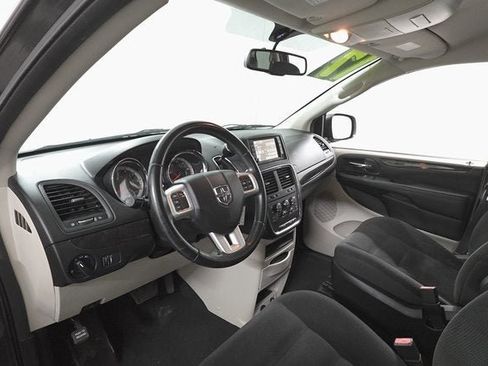 Used 2017 Dodge Grand Caravan SE w/ Power Window Group image 12