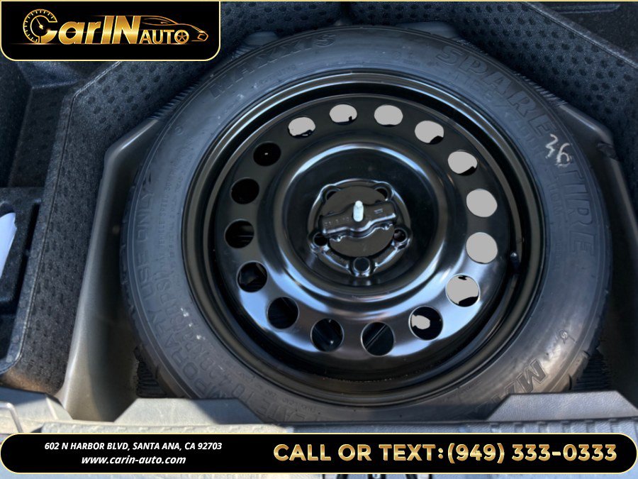 Used 2020 Ford Edge Titanium FWD image 35