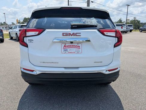 Used 2024 GMC Terrain SLT AWD/4WD image 5