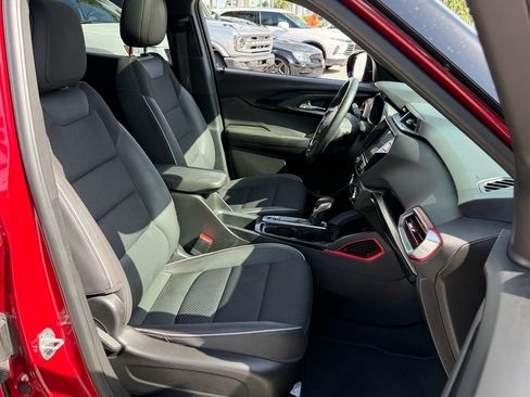 Used 2021 Chevrolet TrailBlazer RS w/ Sun and Liftgate Package FWD image 18