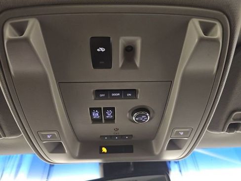 Used 2015 GMC Yukon Denali image 27