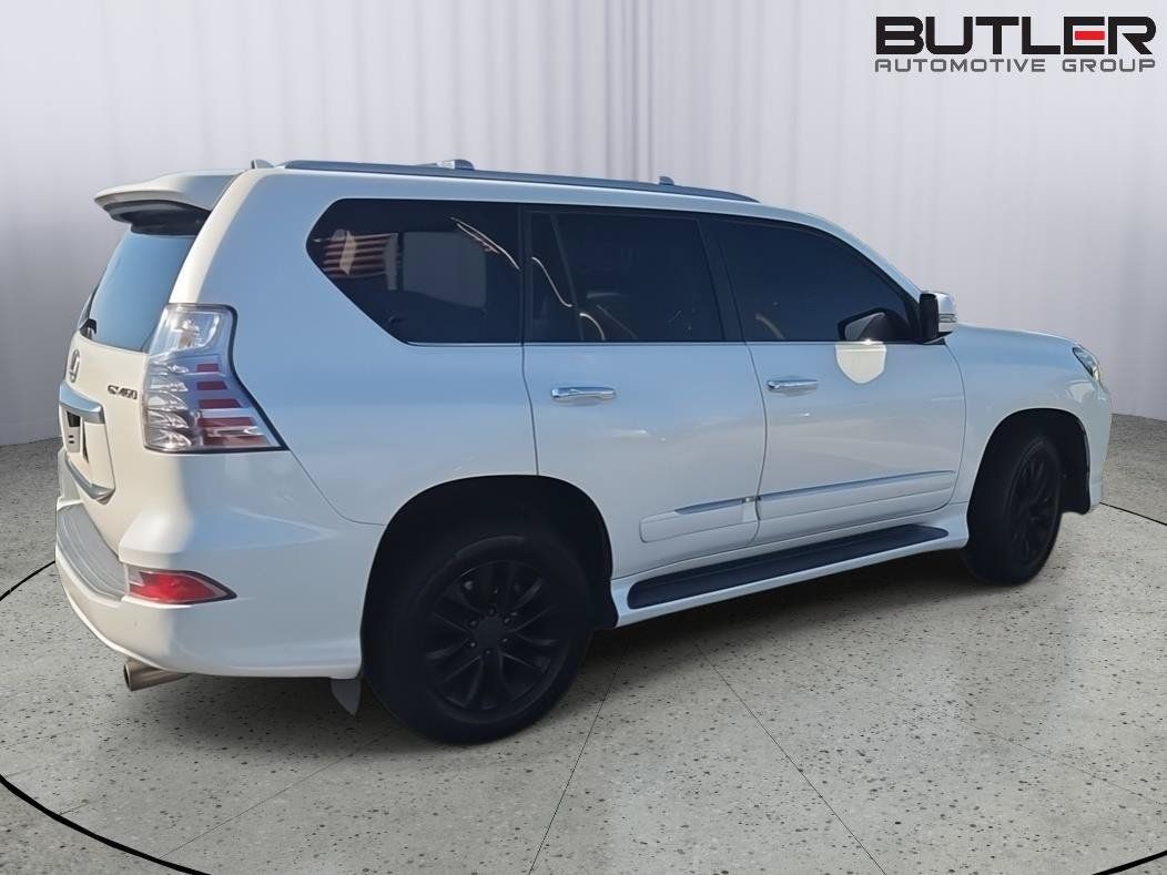 Used 2015 Lexus GX 460 w/ Premium Package AWD/4WD image 3