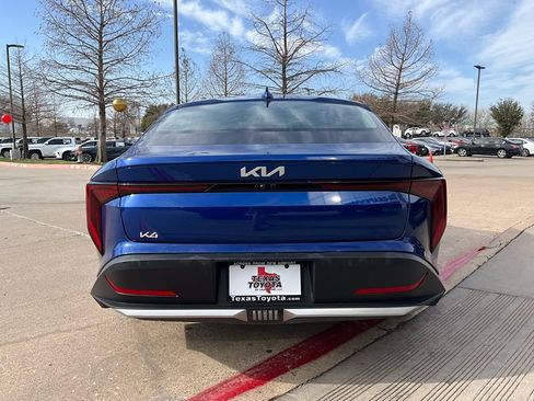 Used 2025 Kia K4 LXS image 7