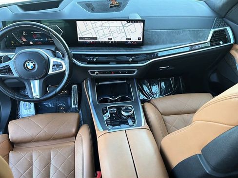 Used 2024 BMW X7 xDrive40i w/ M Sport Package AWD/4WD image 8