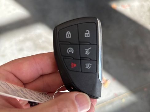 Used 2021 GMC Yukon SLT w/ SLT Premium Package image 18