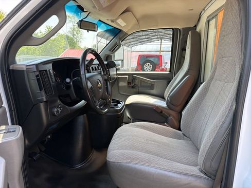 Used 2020 Chevrolet Express 3500 w/ Power Convenience Package RWD image 9