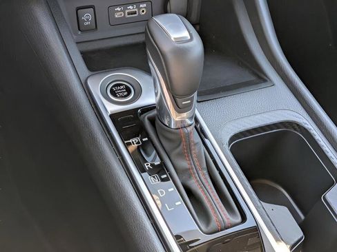 Certified 2025 Nissan Sentra SR FWD image 28