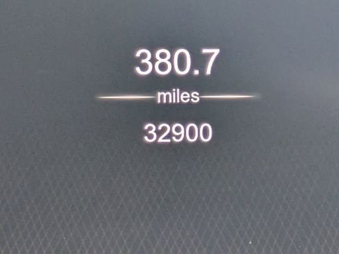 Used 2021 Aston Martin DBX image 33