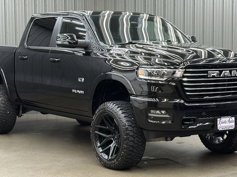 Used 2025 RAM 1500 Laramie w/ Laramie Southwest Edition AWD/4WD image 7