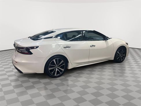 Used 2023 Nissan Maxima SV w/ Floor Mat Group image 2