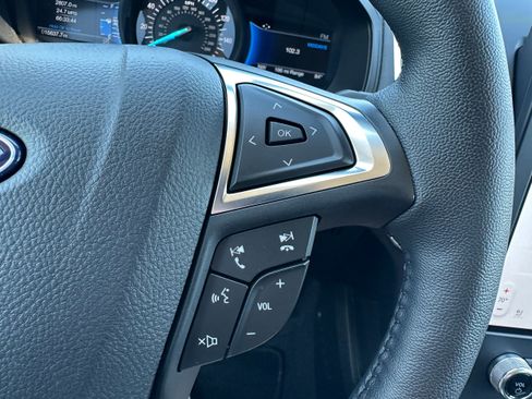 Used 2024 Ford Edge Titanium image 24