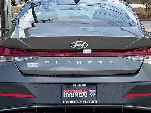 Used 2025 Hyundai Elantra SEL w/ Cargo Package image 20