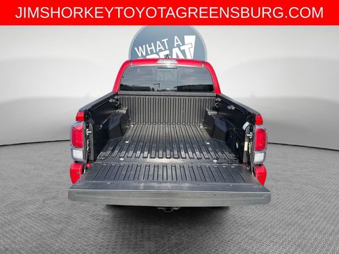 Used 2022 Toyota Tacoma TRD Off-Road w/ Technology Package AWD/4WD image 25