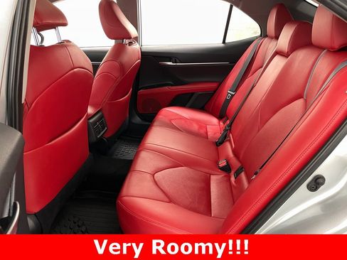 Used 2019 Toyota Camry XSE image 11