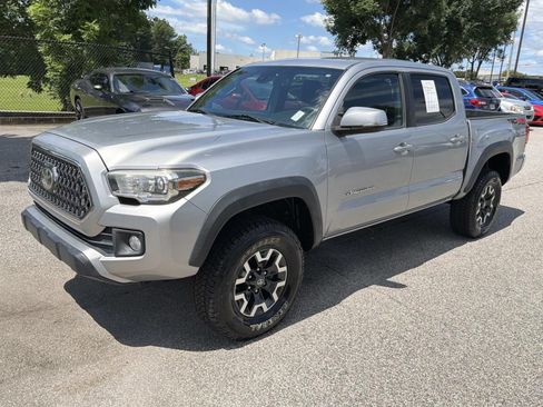Used 2019 Toyota Tacoma TRD Off-Road AWD/4WD image 3