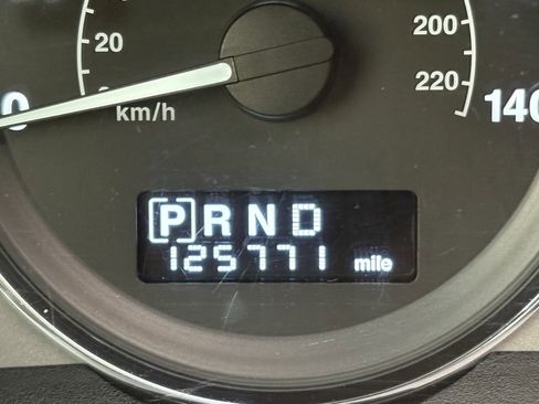 Used 2010 Jeep Commander Limited w/ Trailer Tow Group IV image 17