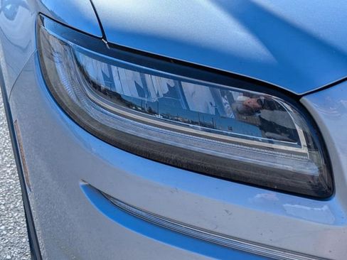 Used 2022 Lincoln Nautilus Reserve image 16