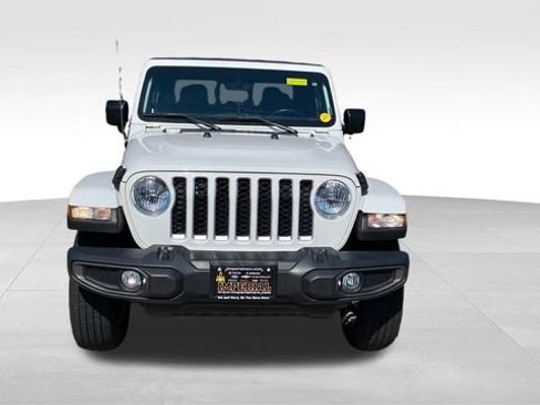 Used 2023 Jeep Gladiator Overland w/ Popular Equipment Package AWD/4WD image 2