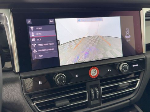 Certified 2026 Porsche Macan AWD/4WD image 24