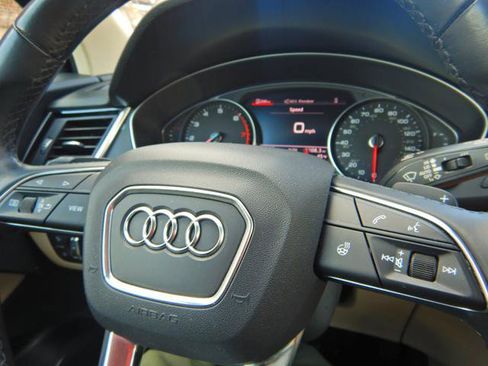 Used 2021 Audi Q5 2.0T Premium w/ Convenience Package image 18