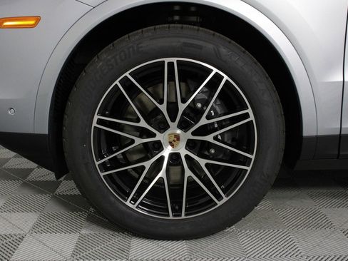 New 2026 Porsche Cayenne image 17