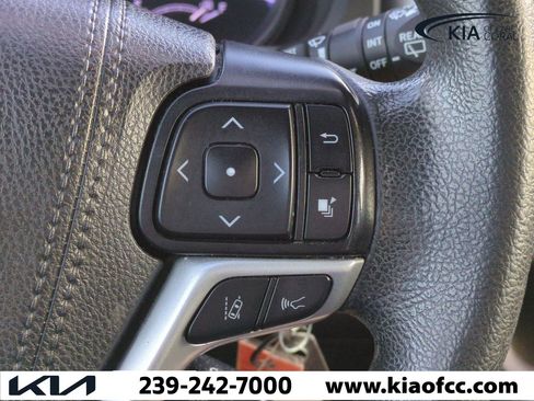 Used 2019 Toyota Highlander LE image 22